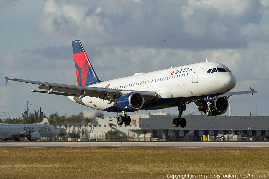 Delta Air Lines Airbus A320-212 (N360NW) | Photo 230944