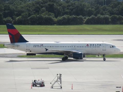 Delta Air Lines Airbus A320-212 (N360NW) at  Tampa - International, United States