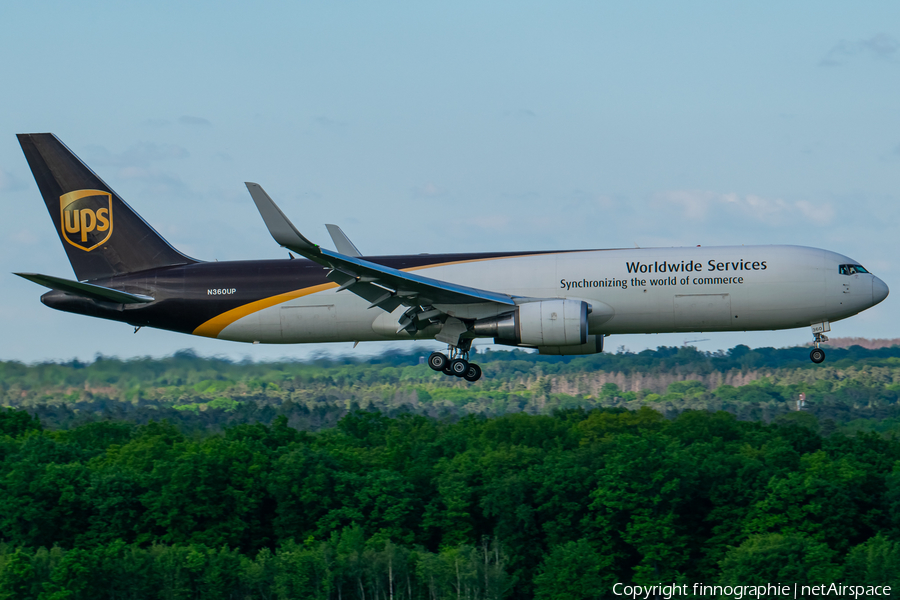 United Parcel Service Boeing 767-34AF(ER) (N360UP) | Photo 450303