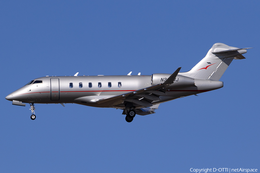 VistaJet Bombardier BD-100-1A10 Challenger 350 (N360VJ) | Photo 538920