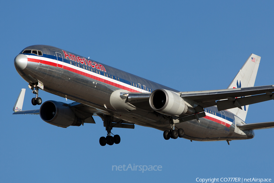 American Airlines Boeing 767-323(ER) (N361AA) | Photo 115174