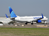 United Airlines Boeing 737-824 (N36272) at  Dallas/Ft. Worth - International, United States