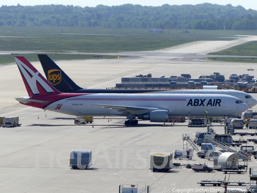 ABX Air Boeing 767-338(ER)(BDSF) (N362CM) | Photo 569947