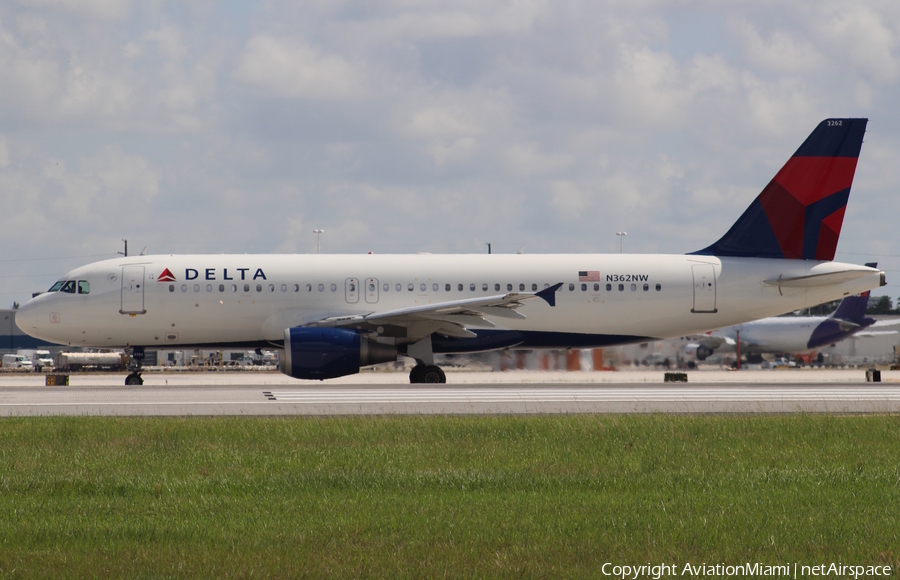 Delta Air Lines Airbus A320-212 (N362NW) | Photo 180906