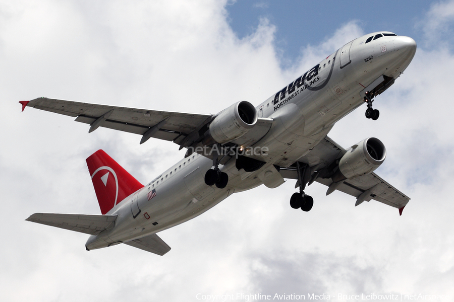 Northwest Airlines Airbus A320-212 (N362NW) | Photo 173974