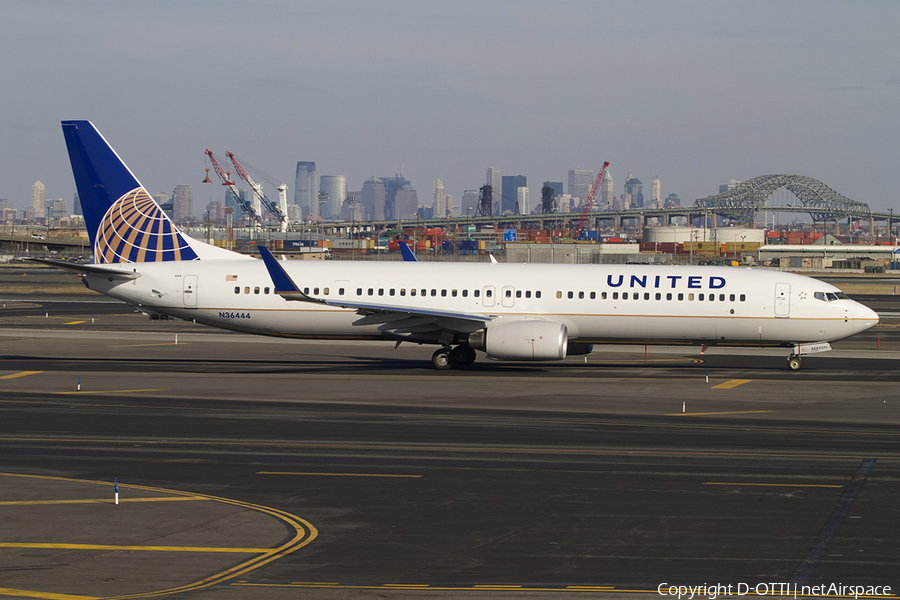 United Airlines Boeing 737-924(ER) (N36444) | Photo 344253