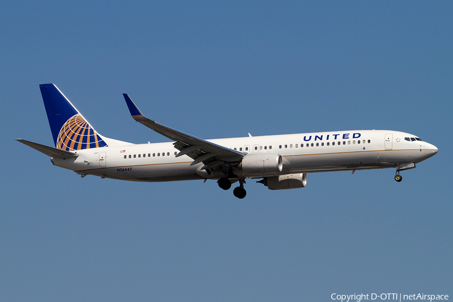 United Airlines Boeing 737-924(ER) (N36447) | Photo 386433