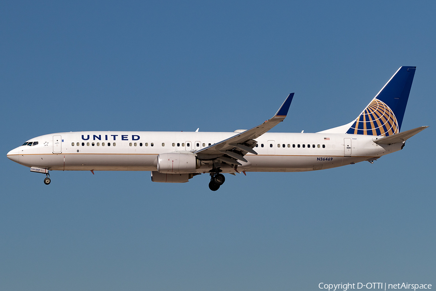 United Airlines Boeing 737-924(ER) (N36469) | Photo 202822