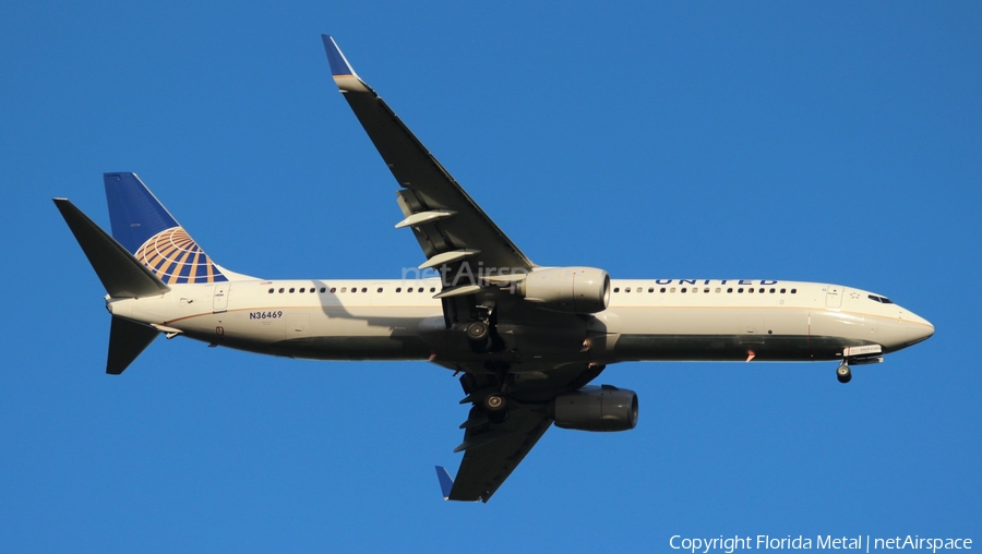 United Airlines Boeing 737-924(ER) (N36469) | Photo 380939