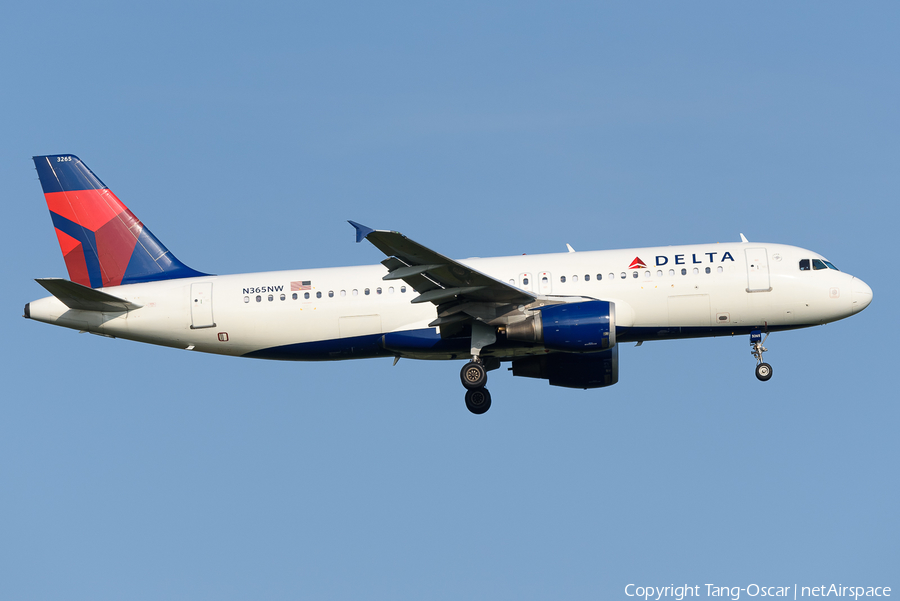 Delta Air Lines Airbus A320-212 (N365NW) | Photo 668138