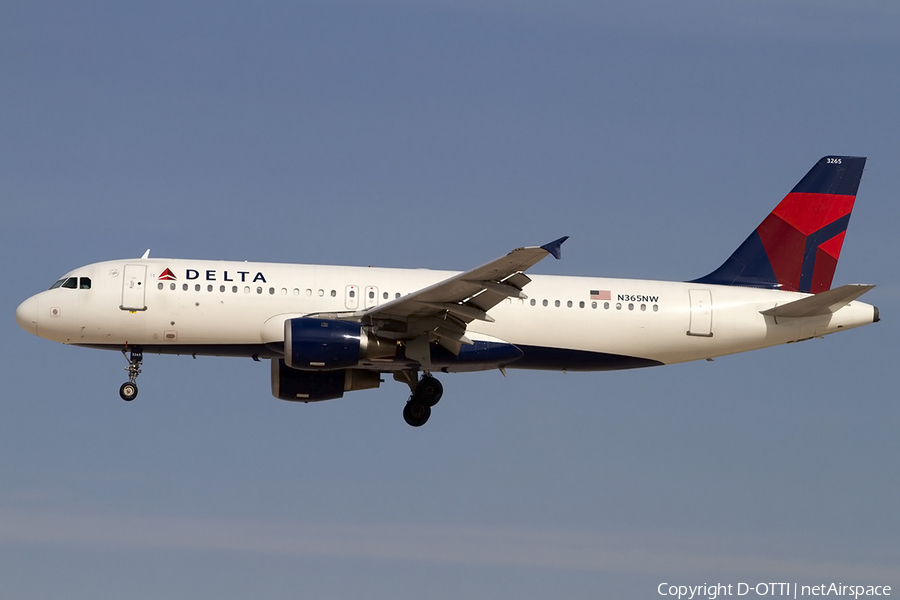 Delta Air Lines Airbus A320-212 (N365NW) | Photo 464294