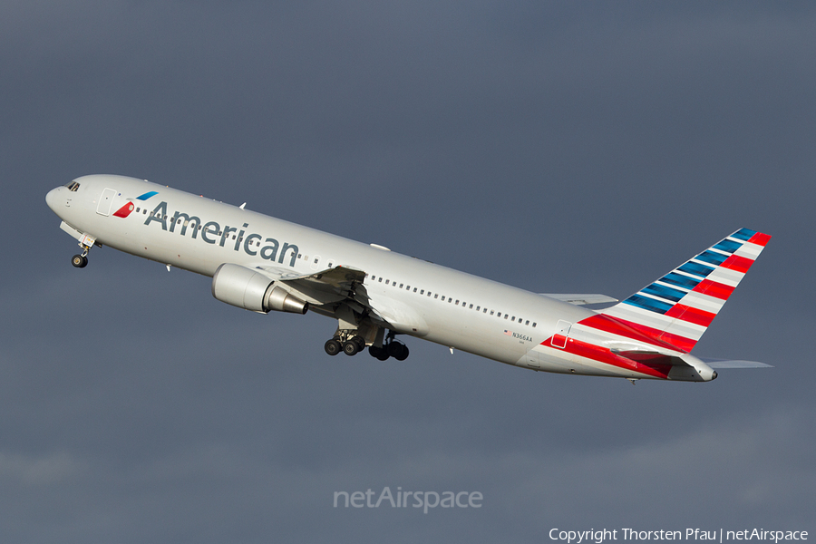 American Airlines Boeing 767-323(ER) (N366AA) | Photo 62172