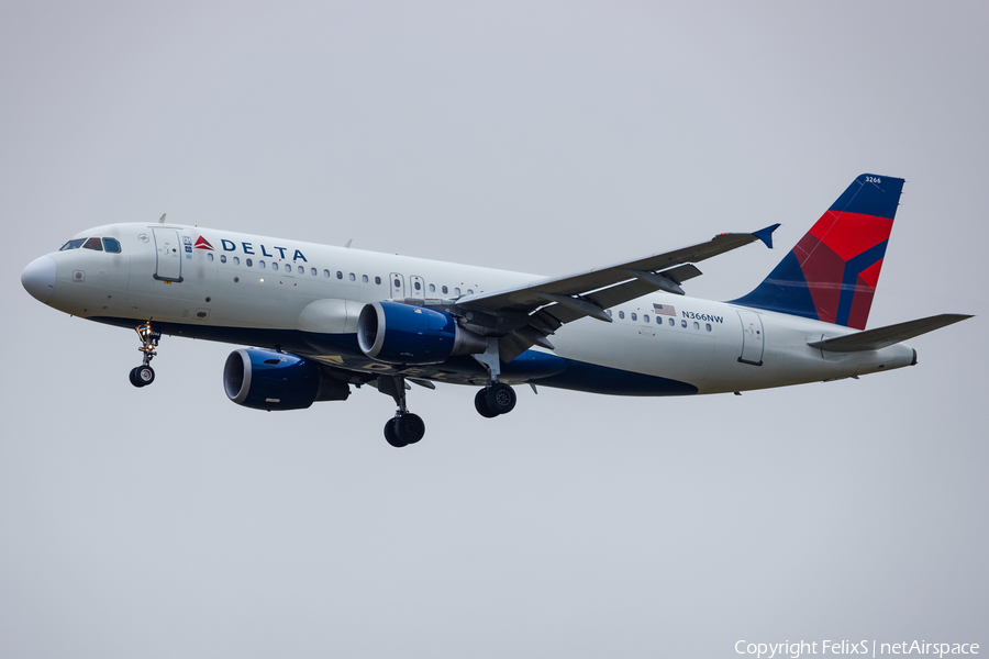 Delta Air Lines Airbus A320-212 (N366NW) | Photo 598536