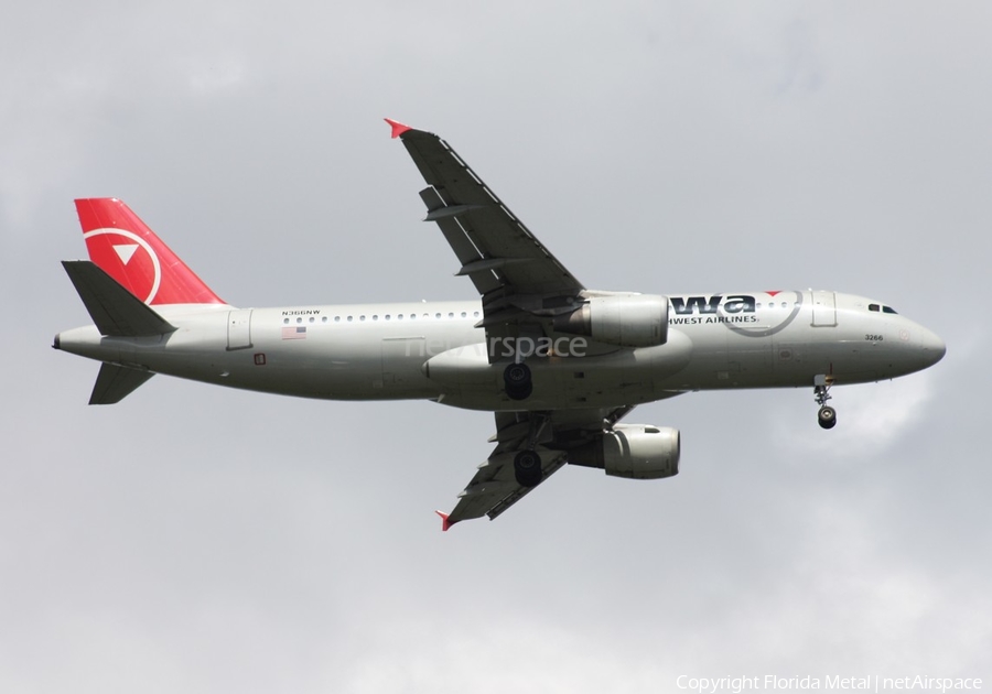 Northwest Airlines Airbus A320-212 (N366NW) | Photo 332302