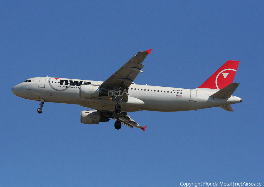 Northwest Airlines Airbus A320-212 (N366NW) | Photo 300334