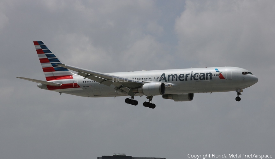 American Airlines Boeing 767-323(ER) (N368AA) | Photo 581139