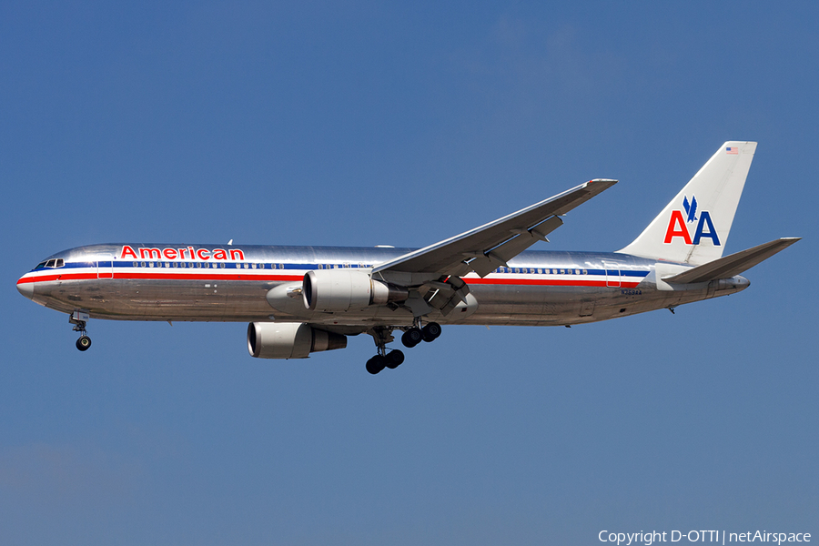 American Airlines Boeing 767-323(ER) (N369AA) | Photo 181724