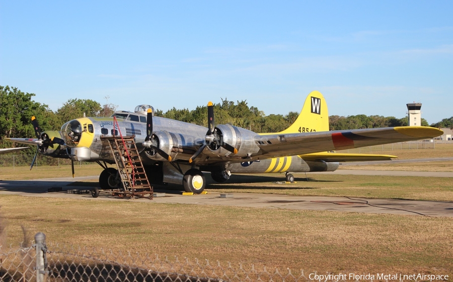 (Private) Boeing B-17G Flying Fortress (N3701G) | Photo 304052