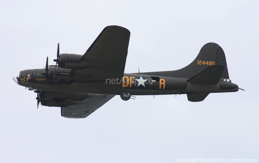 Military Aircraft Restoration Corp. Boeing B-17G Flying Fortress (N3703G) | Photo 304057