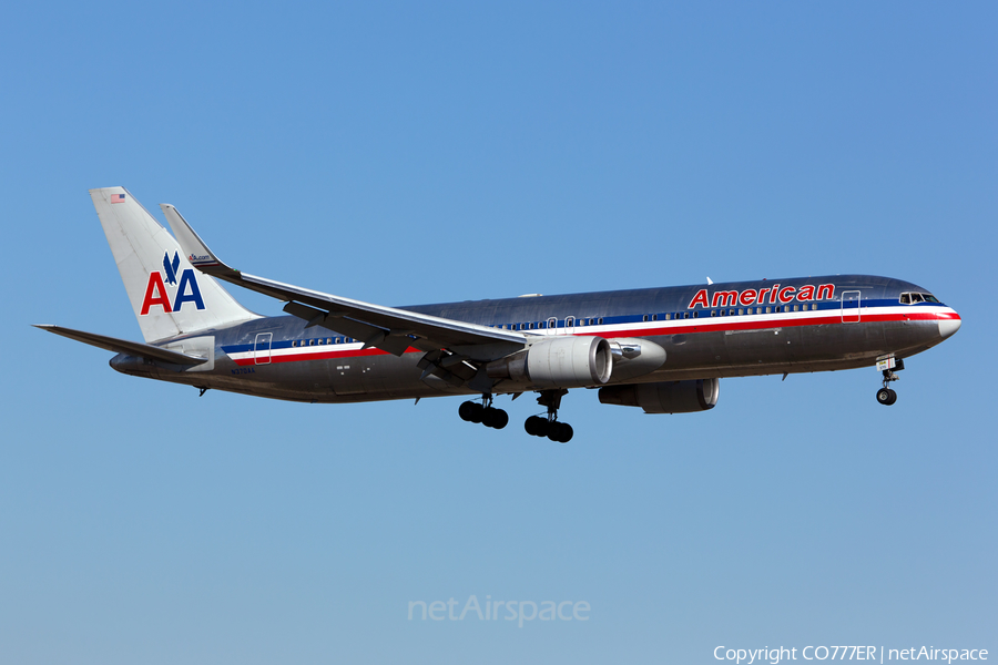 American Airlines Boeing 767-323(ER) (N370AA) | Photo 95147