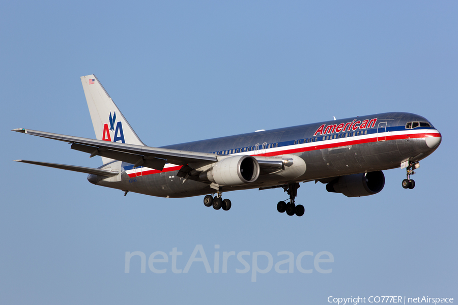 American Airlines Boeing 767-323(ER) (N371AA) | Photo 41694