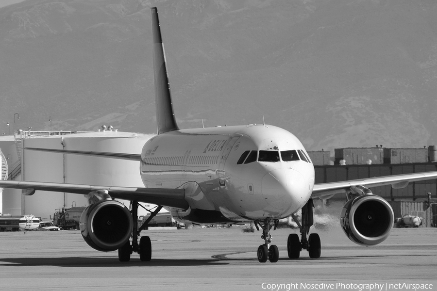 Delta Air Lines Airbus A320-212 (N371NW) | Photo 12740