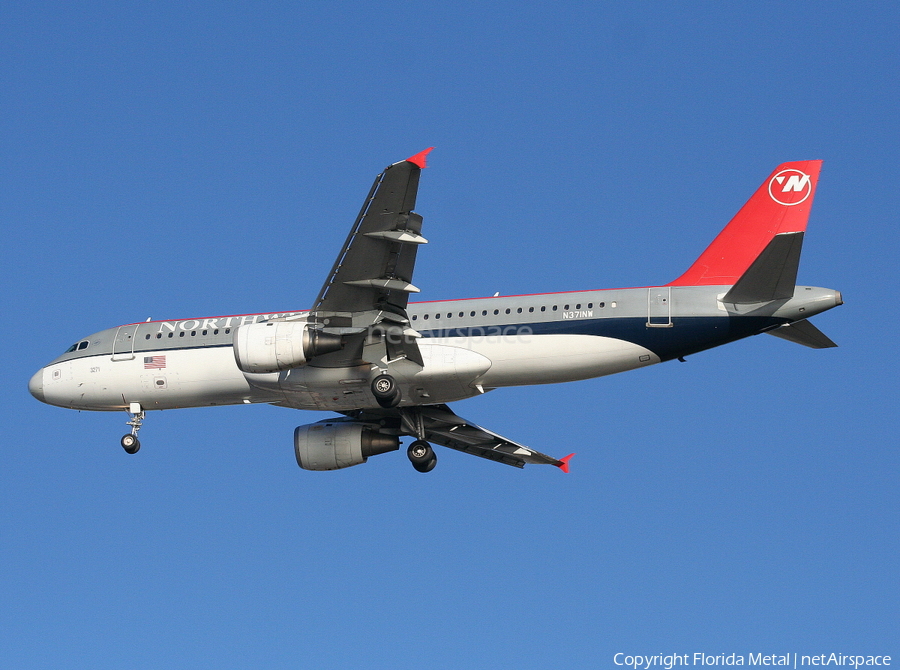 Northwest Airlines Airbus A320-212 (N371NW) | Photo 300337