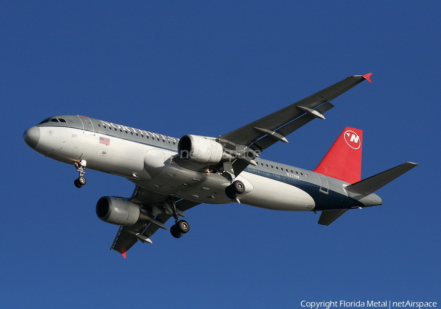 Northwest Airlines Airbus A320-212 (N371NW) | Photo 332307
