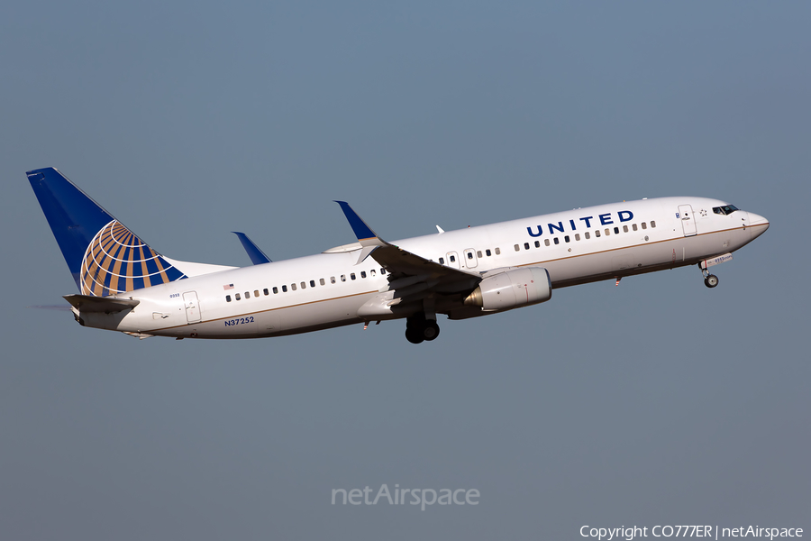 United Airlines Boeing 737-824 (N37252) | Photo 289710