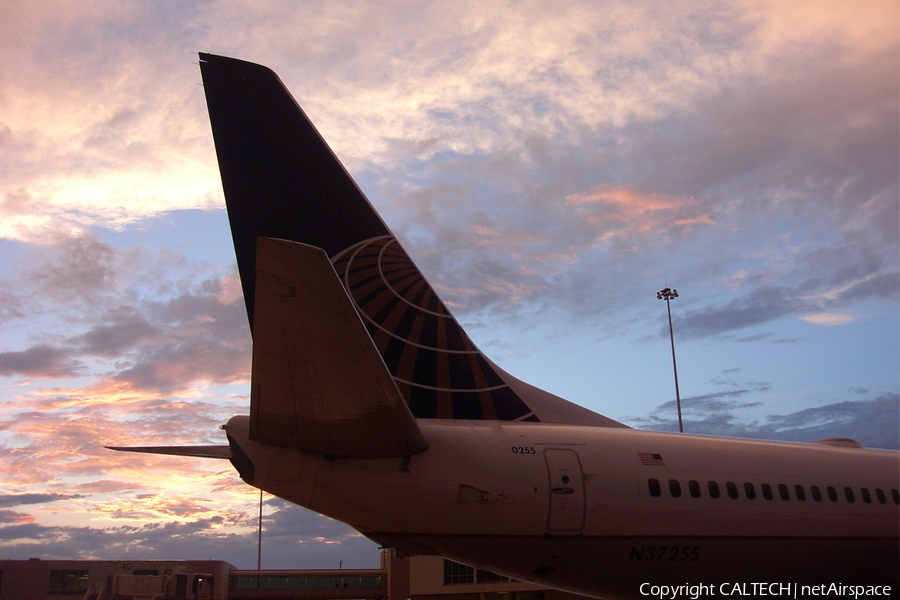 Continental Airlines Boeing 737-824 (N37255) | Photo 26565