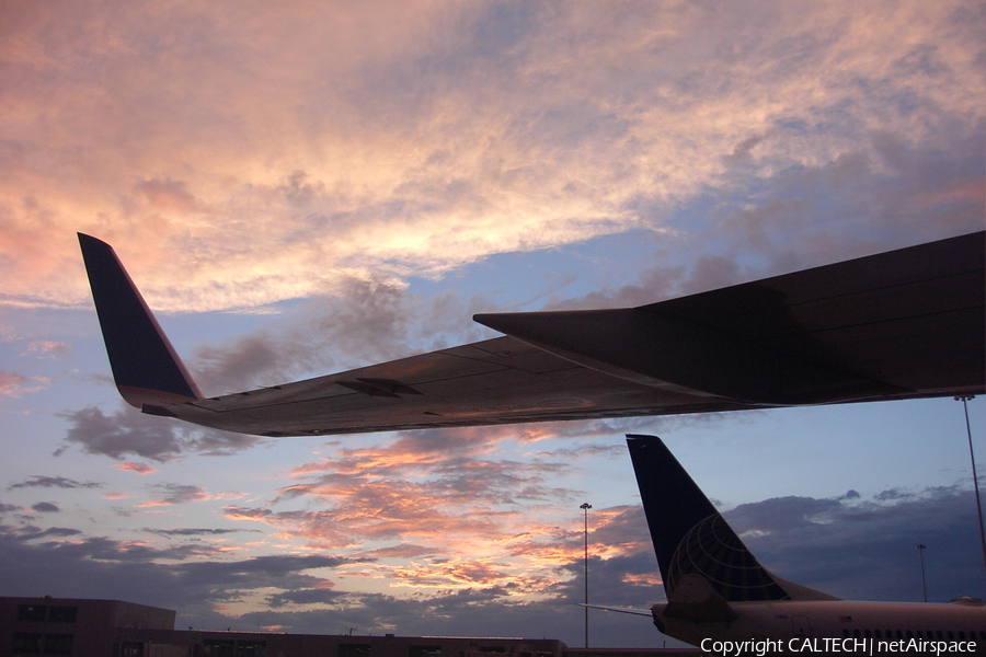 Continental Airlines Boeing 737-824 (N37255) | Photo 26566