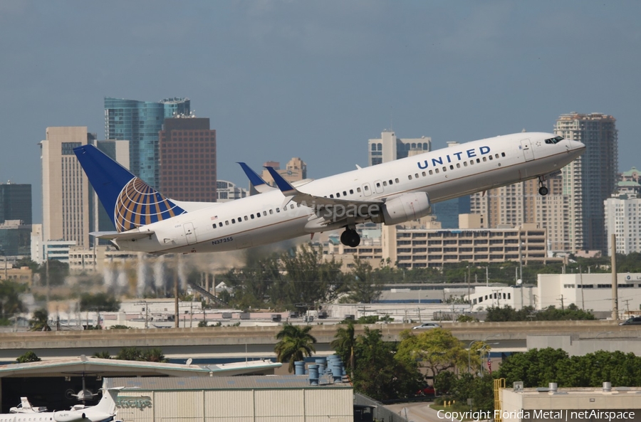 United Airlines Boeing 737-824 (N37255) | Photo 380947