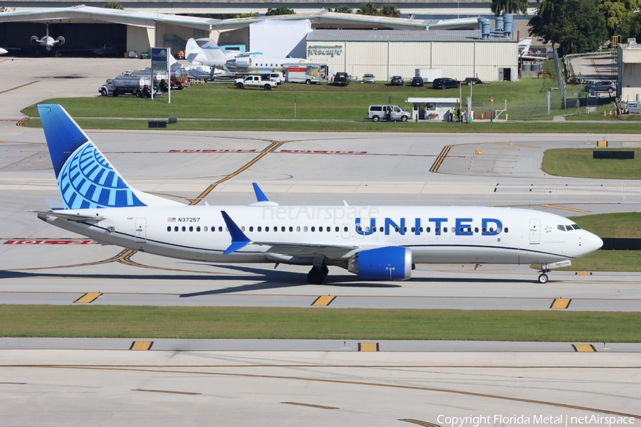 United Airlines Boeing 737-8 MAX (N37257) | Photo 483360