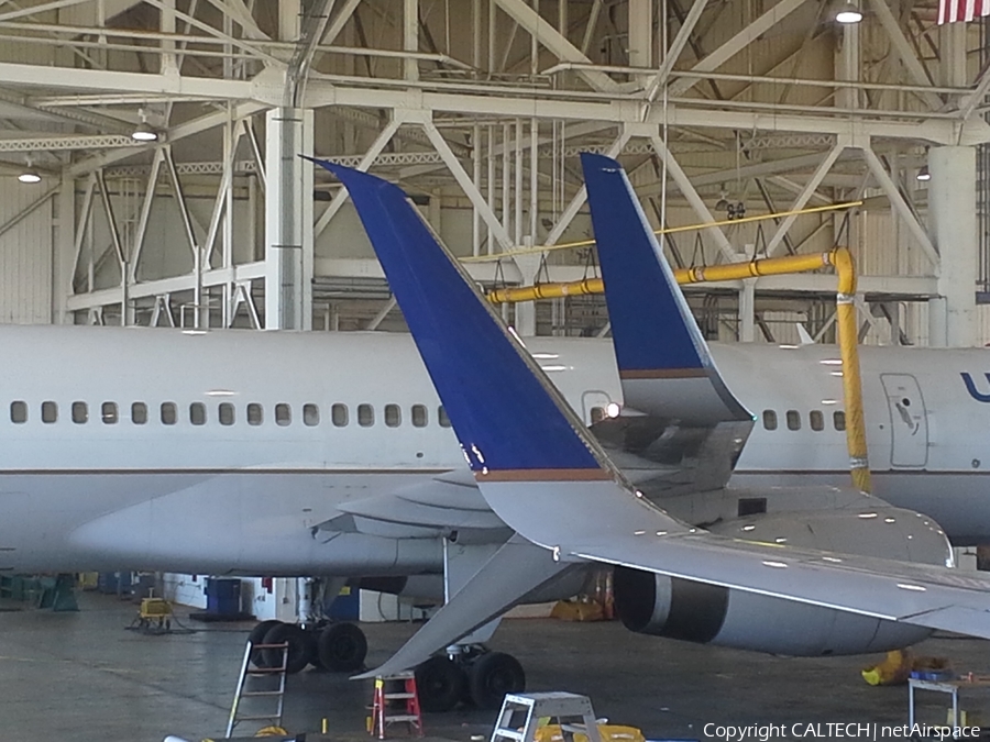 United Airlines Boeing 737-824 (N37277) | Photo 40514