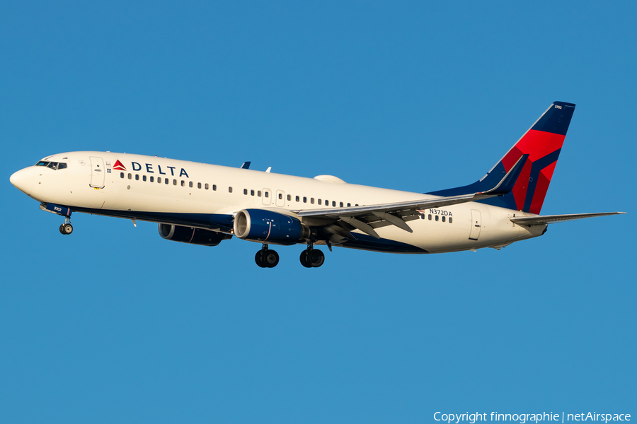 Delta Air Lines Boeing 737-832 (N372DA) | Photo 587475