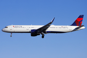 Delta Air Lines Airbus A321-211 (N372DN) at  Las Vegas - Harry Reid International, United States