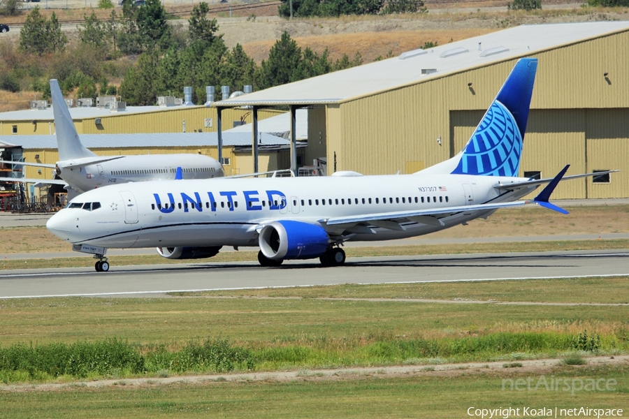 United Airlines Boeing 737-8 MAX (N37307) | Photo 586410