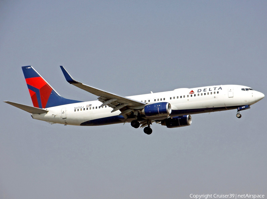 Delta Air Lines Boeing 737-832 (N3732J) | Photo 266656