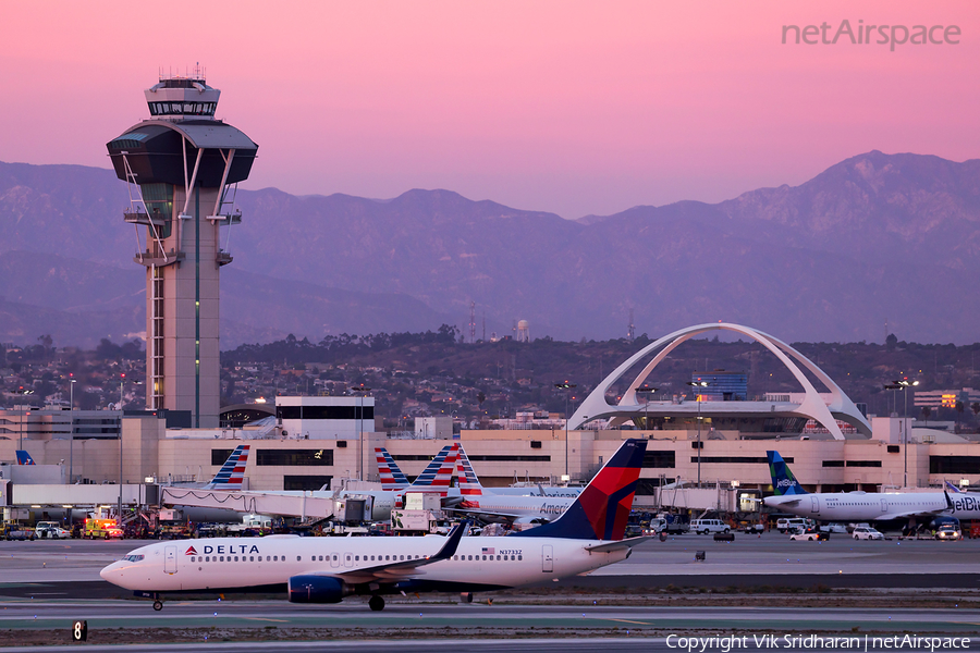 Delta Air Lines Boeing 737-832 (N3733Z) | Photo 211658