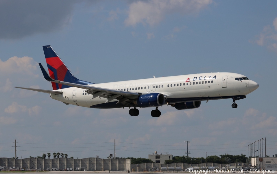 Delta Air Lines Boeing 737-832 (N3734B) | Photo 332545