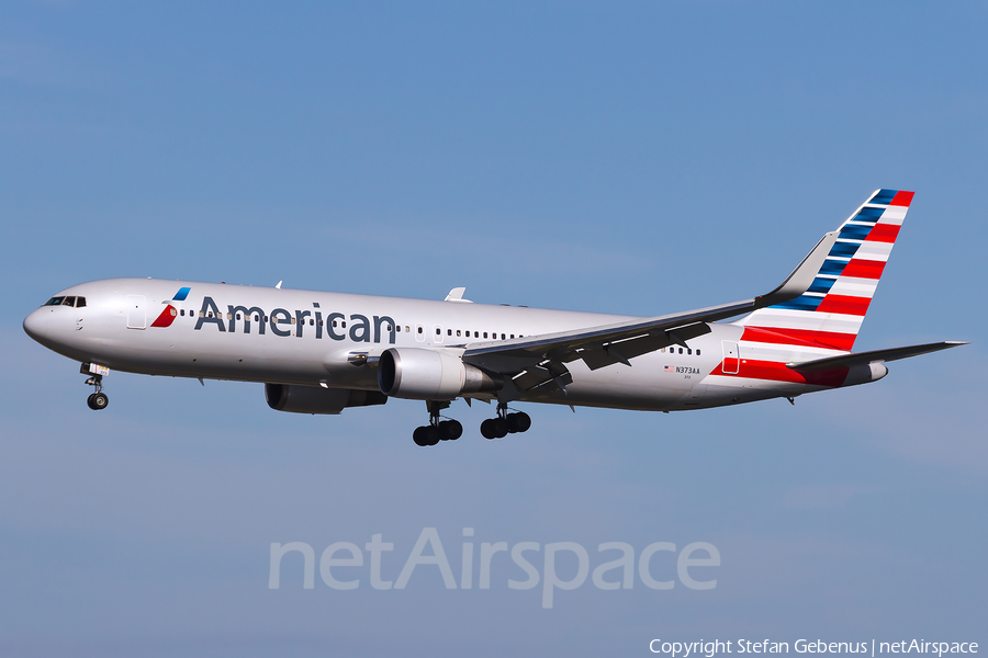 American Airlines Boeing 767-323(ER) (N373AA) | Photo 45906