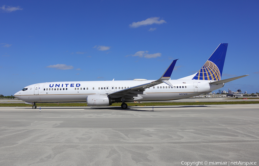 United Airlines Boeing 737-924(ER) (N37413) | Photo 149988