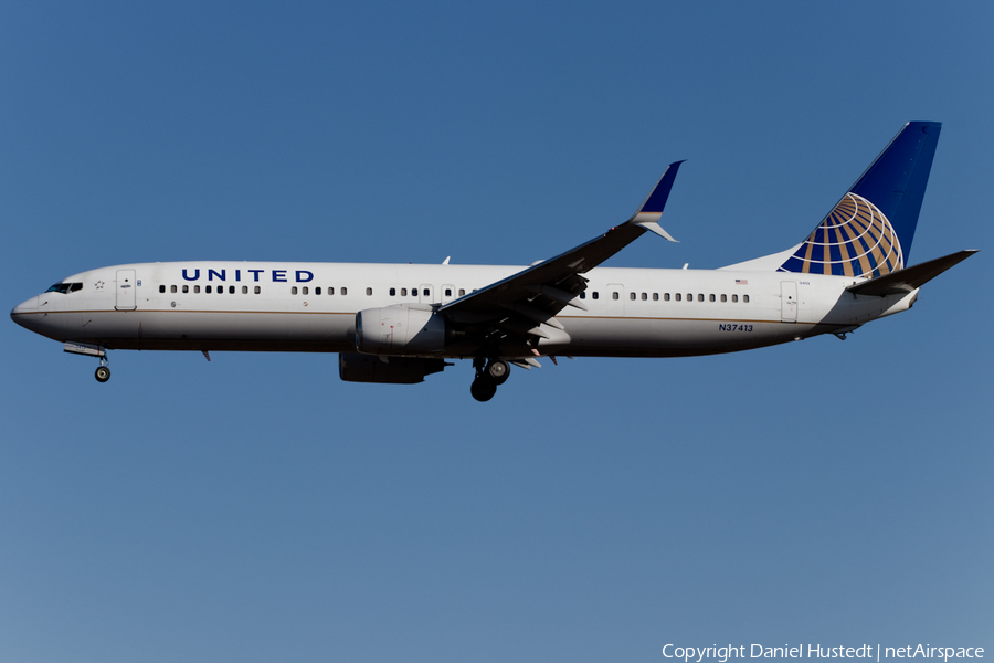 United Airlines Boeing 737-924(ER) (N37413) | Photo 449961