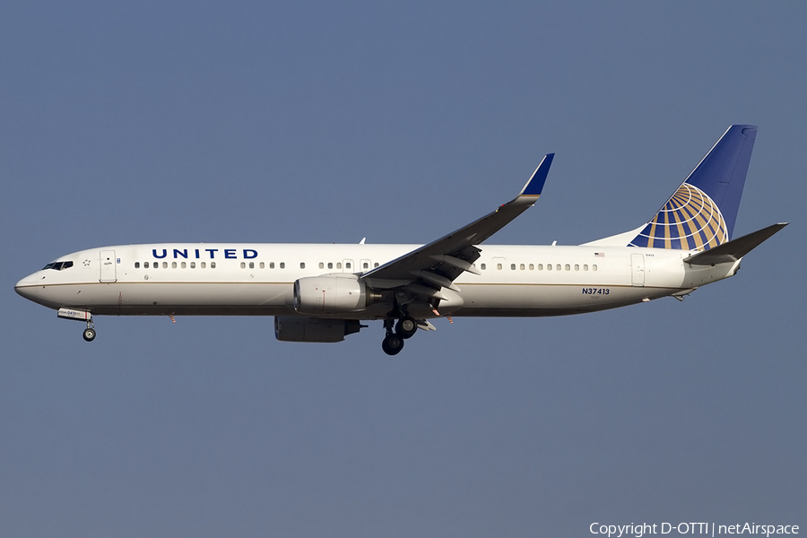 United Airlines Boeing 737-924(ER) (N37413) | Photo 458291