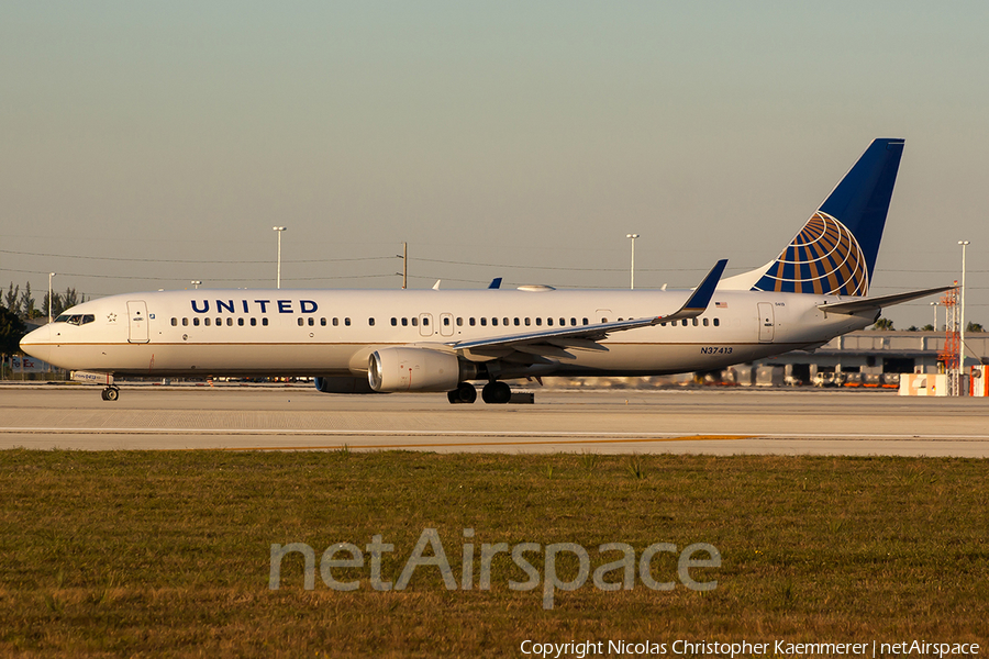 United Airlines Boeing 737-924(ER) (N37413) | Photo 161244