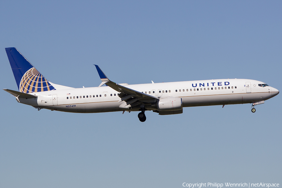 United Airlines Boeing 737-924(ER) (N37419) | Photo 127948