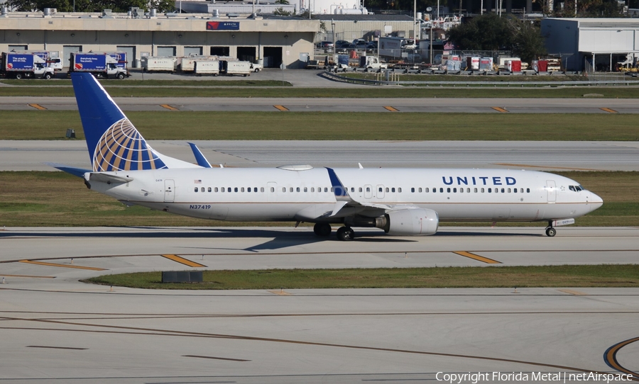 United Airlines Boeing 737-924(ER) (N37419) | Photo 380957
