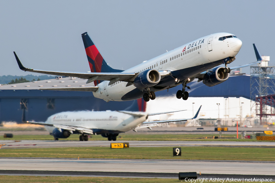 Delta Air Lines Boeing 737-832 (N3741S) | Photo 111719