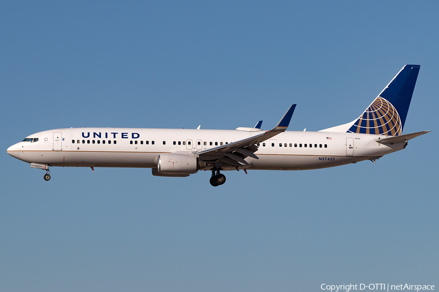 United Airlines Boeing 737-924(ER) (N37422) | Photo 139387