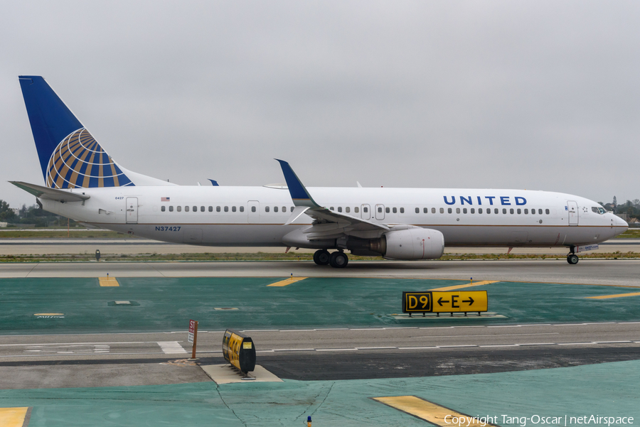 United Airlines Boeing 737-924(ER) (N37427) | Photo 283517